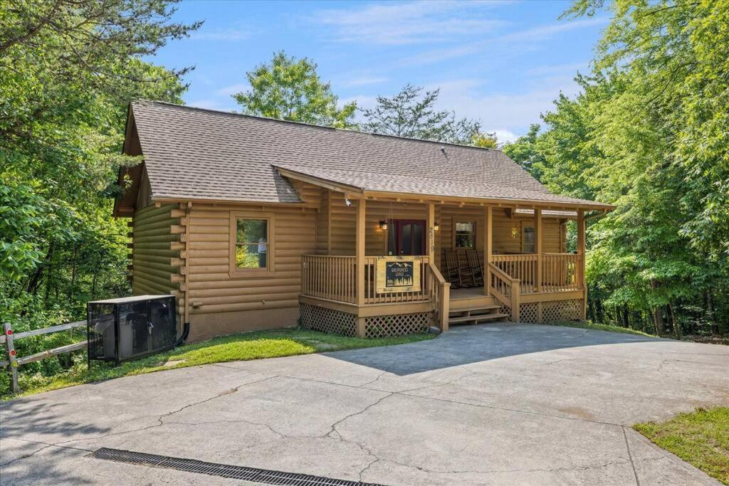 1 Min To The Parkway Spacious Cabin W 3 Suites And Extra Bedroom! Pigeon Forge Exterior photo