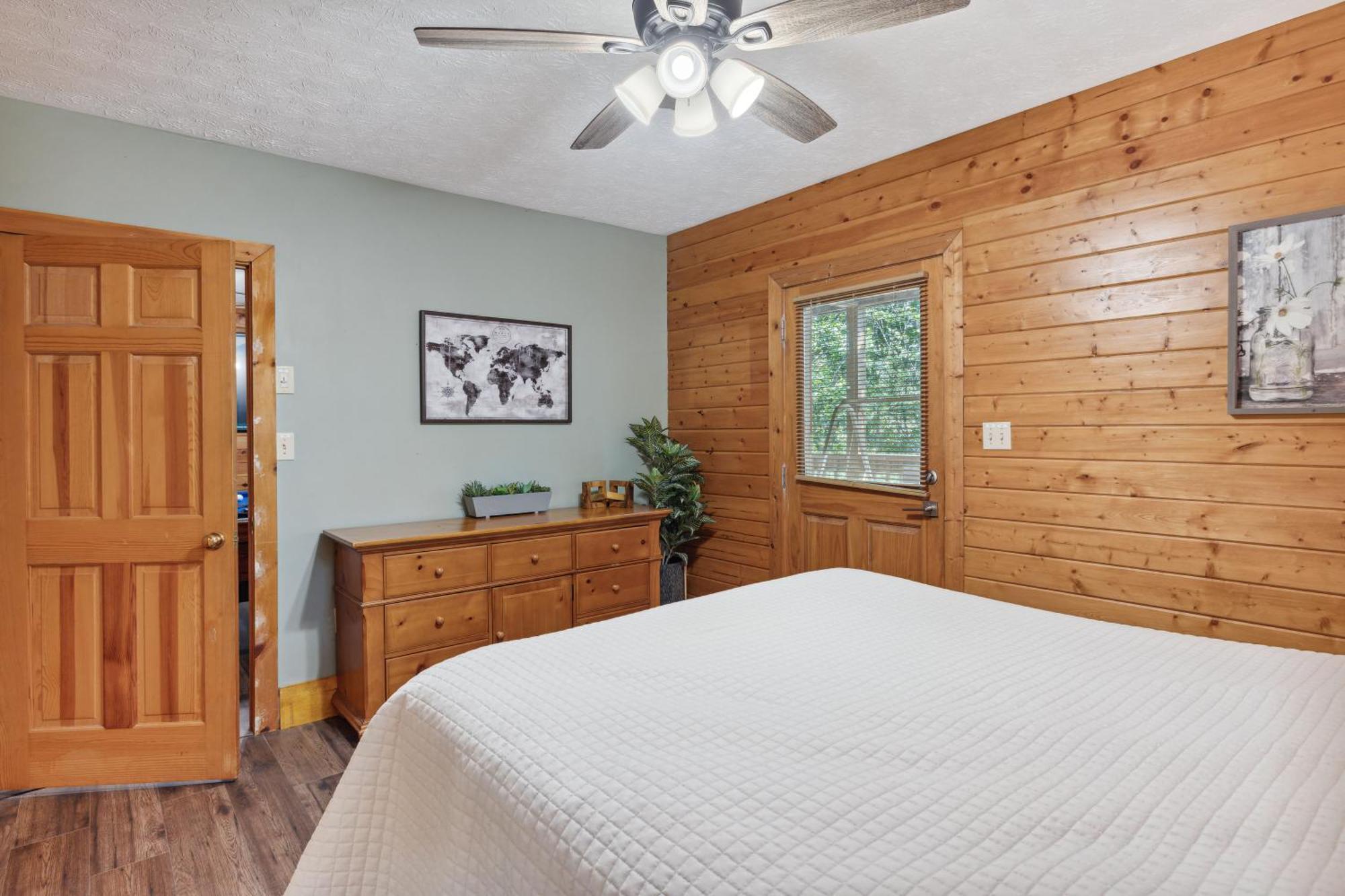 1 Min To The Parkway Spacious Cabin W 3 Suites And Extra Bedroom! Pigeon Forge Exterior photo