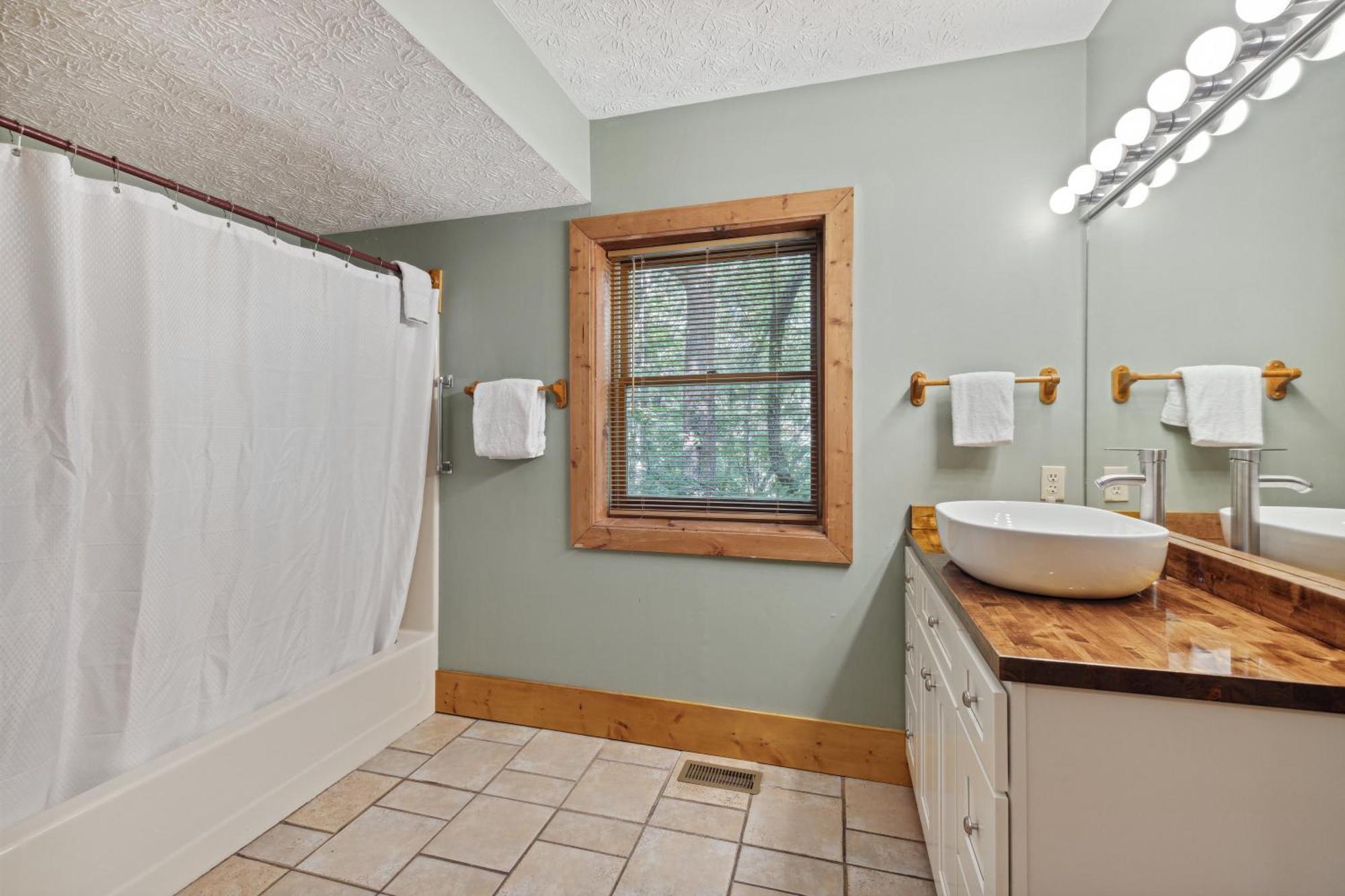 1 Min To The Parkway Spacious Cabin W 3 Suites And Extra Bedroom! Pigeon Forge Exterior photo