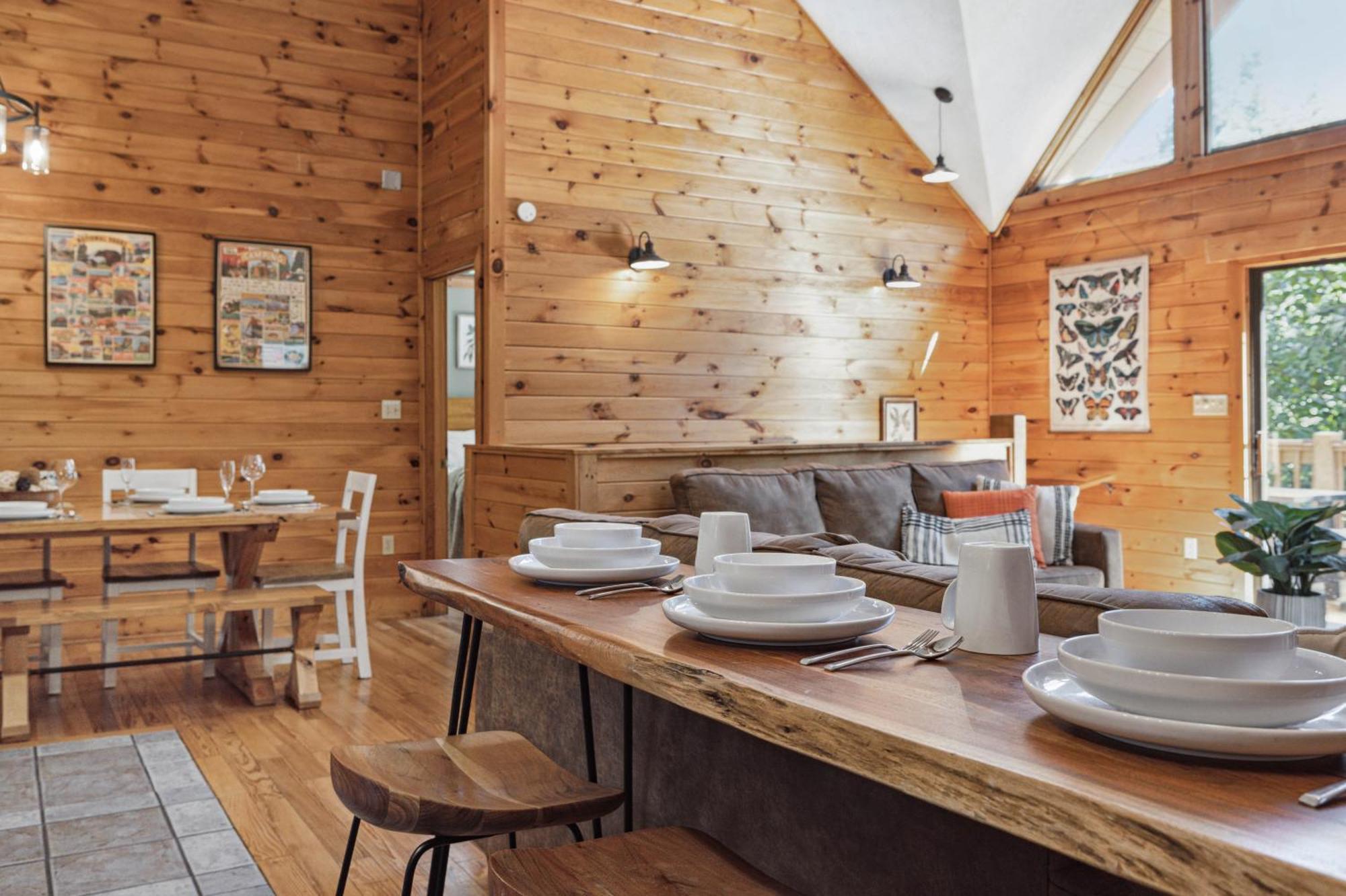 1 Min To The Parkway Spacious Cabin W 3 Suites And Extra Bedroom! Pigeon Forge Exterior photo