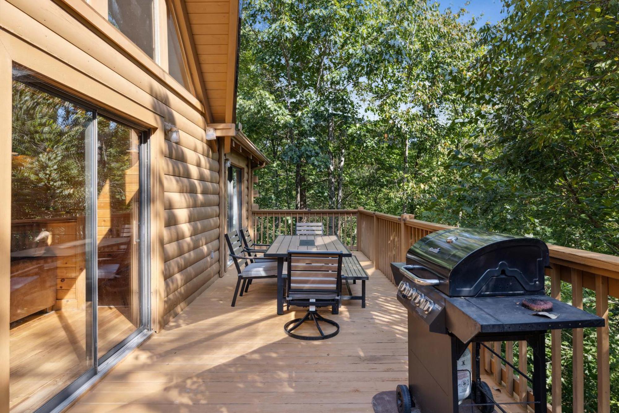 1 Min To The Parkway Spacious Cabin W 3 Suites And Extra Bedroom! Pigeon Forge Exterior photo